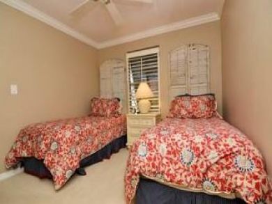 Bedroom with Two Twin Beds